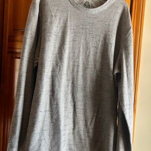 American Rag Classic Gray Crewneck long sleeve shirt large